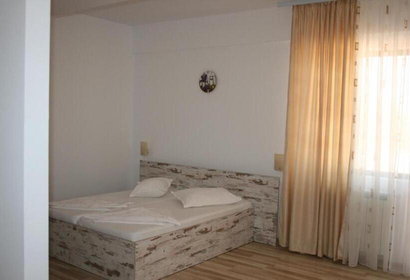Family studio with sea view, Mihaela