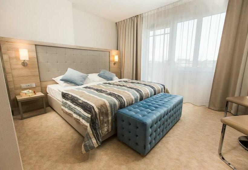 اتاق راحتی, Villa Bravo