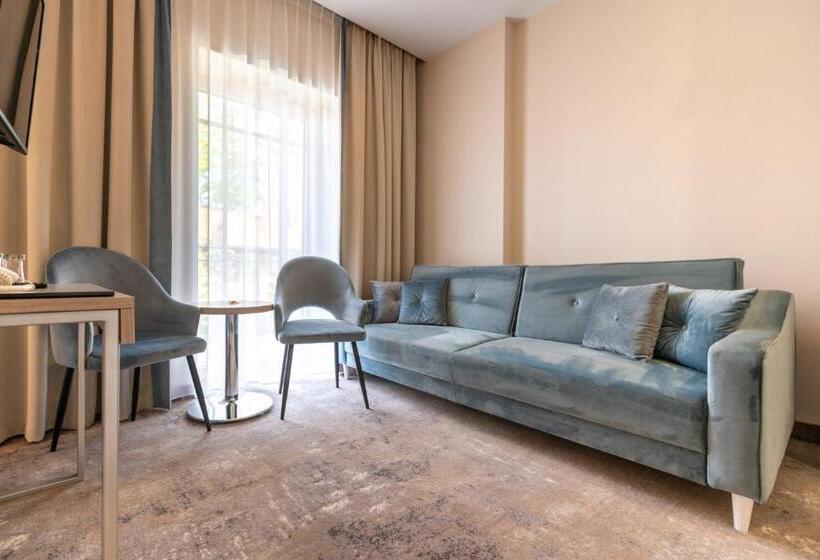 استودیو استاندارد با تخت کینگ, Villa Bravo