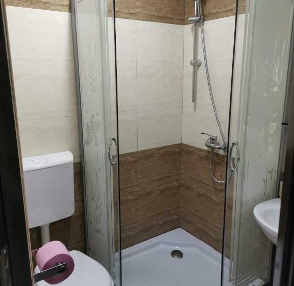 اتاق استاندارد با تخت بزرگ, Joe Hostel