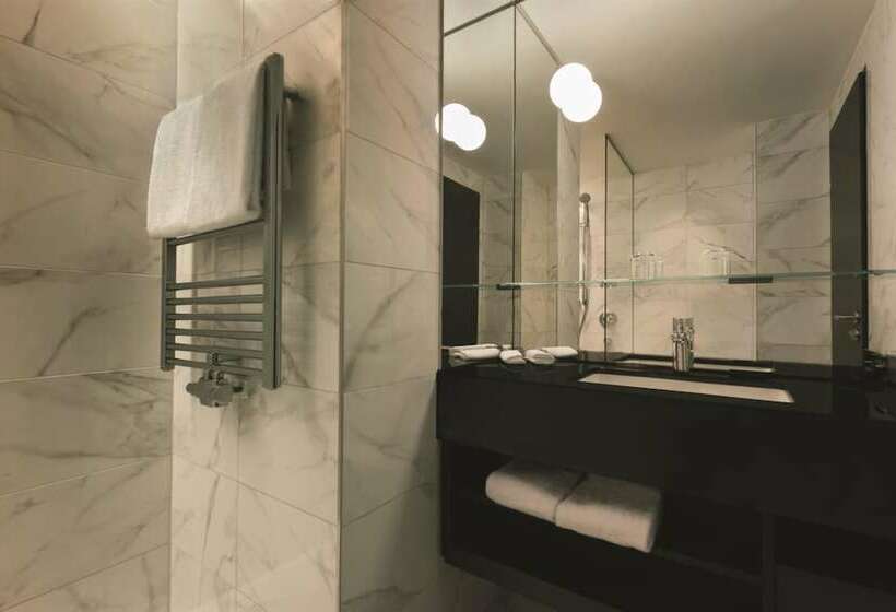 استودیوی استاندارد, Adina Apartment Hotel Frankfurt Westend