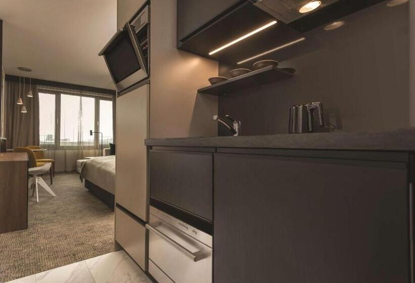 استودیوی لوکس, Adina Apartment Hotel Frankfurt Westend