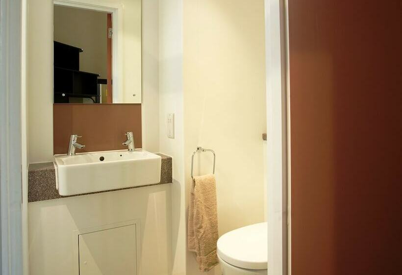 اتاق استاندارد یک نفره, Becket Court   University Of Kent   Campus Accommodation