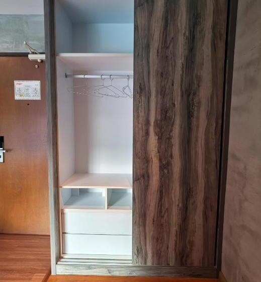 اتاق خانوادگی, Insta Hotel Jb