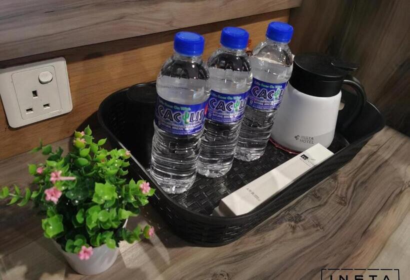 اتاق استاندارد سه نفره, Insta Hotel Jb