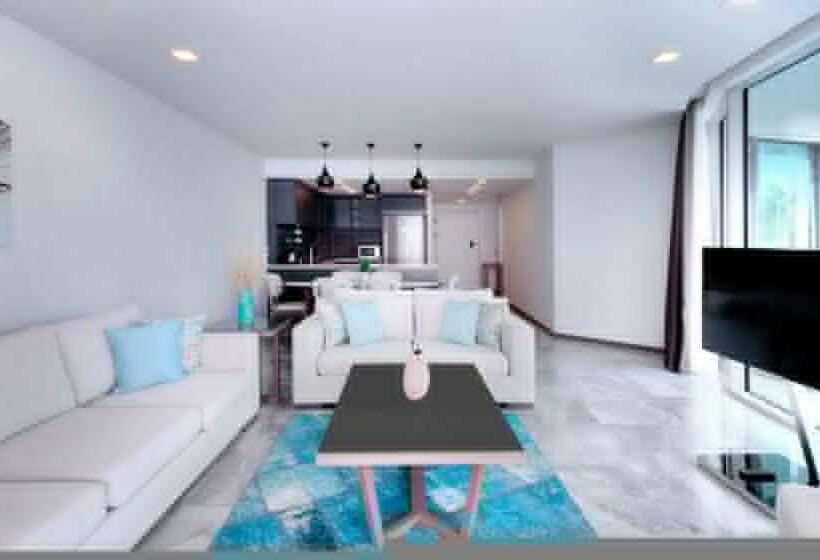 اتاق لوکس با بالکن و چشم‌انداز دریا, Le Méridien Bodrum Beach Resort