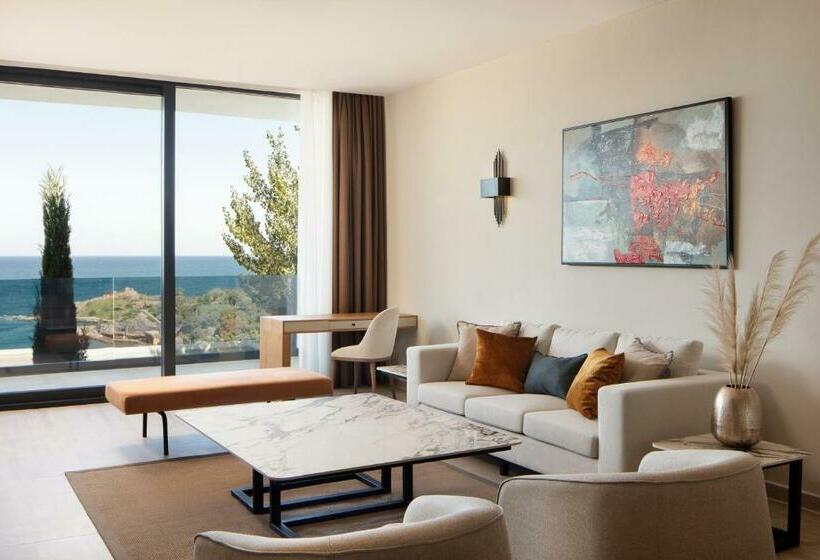 Suite King Bed, Le Méridien Bodrum Beach Resort