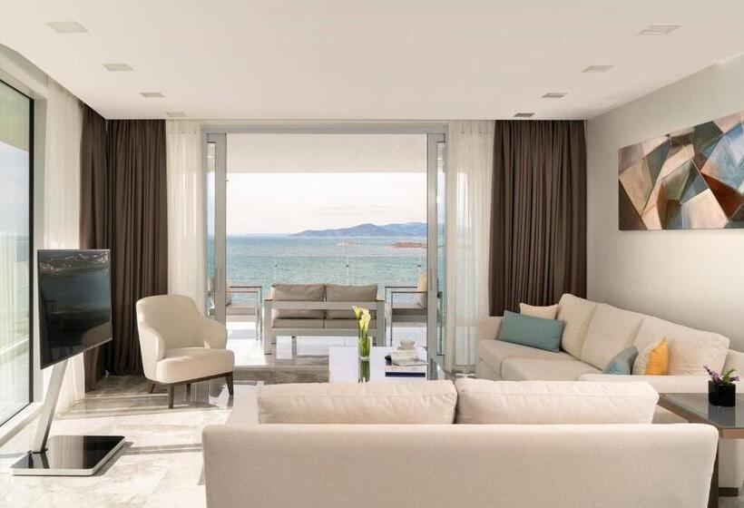 اتاق خانوادگی با چشم‌انداز دریا, Le Méridien Bodrum Beach Resort
