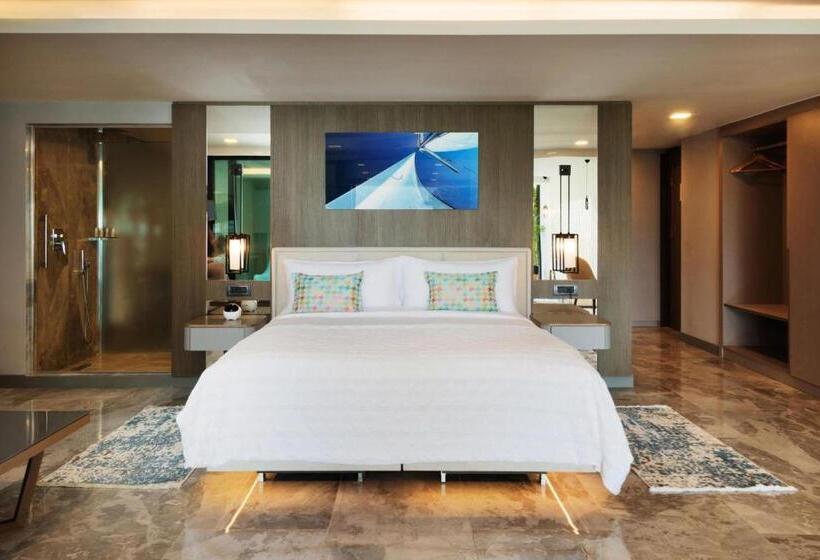 Suite King Bed, Le Méridien Bodrum Beach Resort