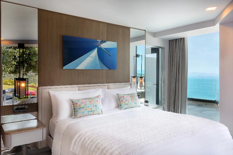 اتاق لوکس با بالکن و چشم‌انداز دریا, Le Méridien Bodrum Beach Resort