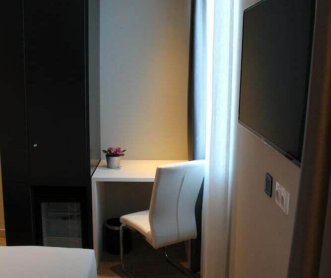 Standard Single Room, Star Inn Lisbon Airport