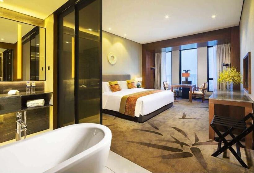 اتاق سوپریور, Wyndham Grand Plaza Royale Kaidi