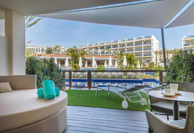 سوییت جونیور با چشم‌انداز استخر, Zafiro Palace Palmanova