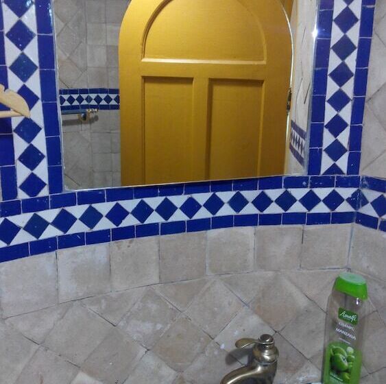 اتاق اکونومی, Pasta Plaza