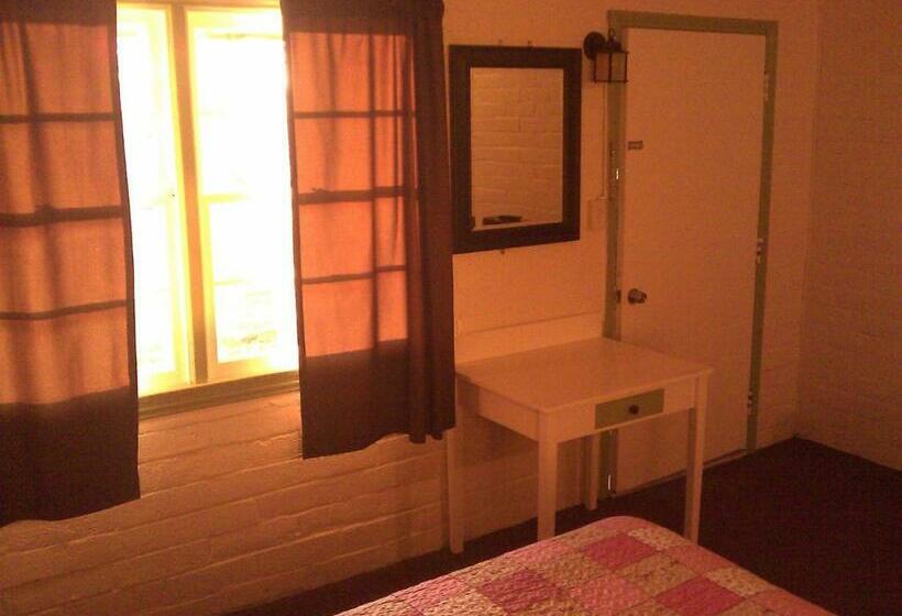 Standardrum, Ranch Motel