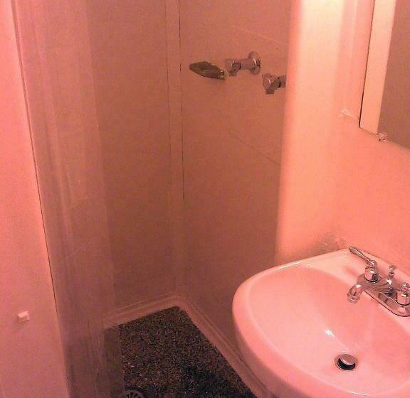 Standardrum King Size Säng, Ranch Motel