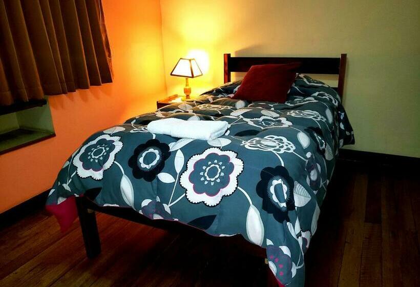 اتاق استاندارد یک نفره, La Nuit Home