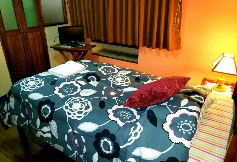 اتاق استاندارد یک نفره, La Nuit Home