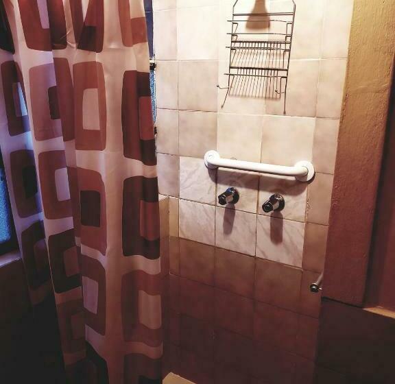 اتاق استاندارد, La Nuit Home