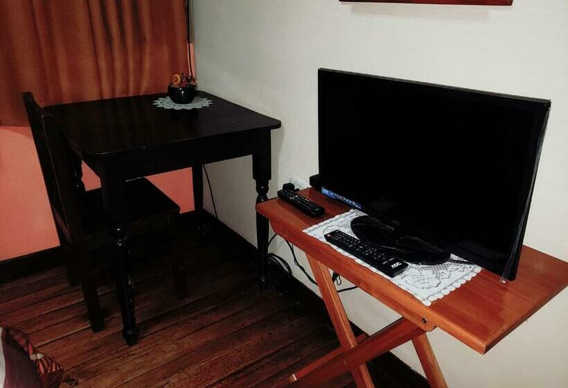 اتاق استاندارد یک نفره, La Nuit Home