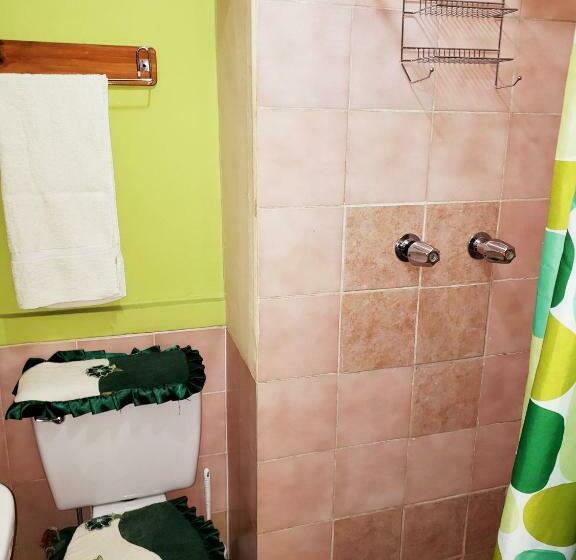 اتاق استاندارد یک نفره, La Nuit Home