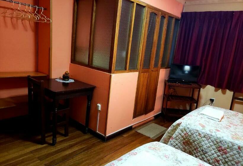 اتاق استاندارد, La Nuit Home