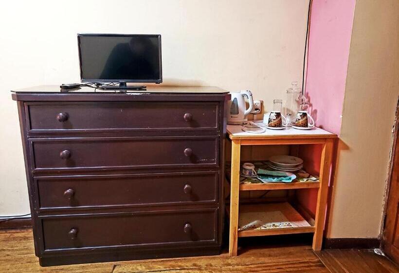 اتاق استاندارد, La Nuit Home
