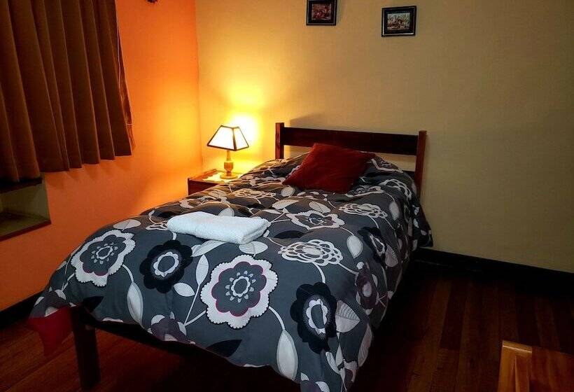 اتاق استاندارد یک نفره, La Nuit Home