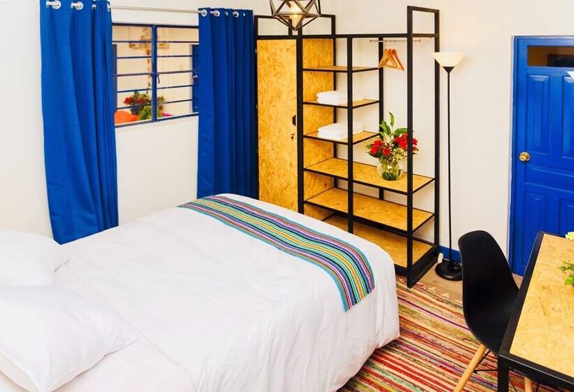 اتاق استاندارد با سرویس بهداشتی مشترک, Saqray Hostel