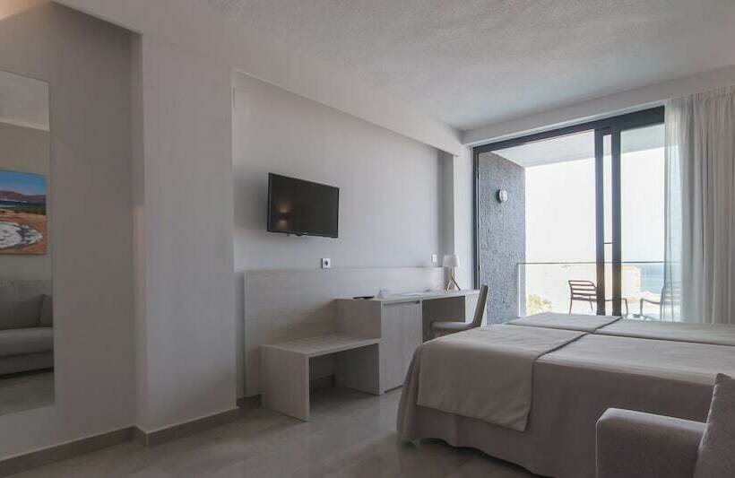 Habitación Deluxe Vista Piscina, Dos Playas - 30º hotels