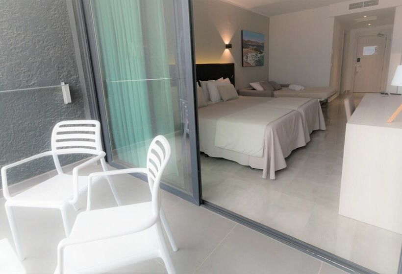 Habitación Triple Deluxe Vista Piscina, Dos Playas - 30º hotels