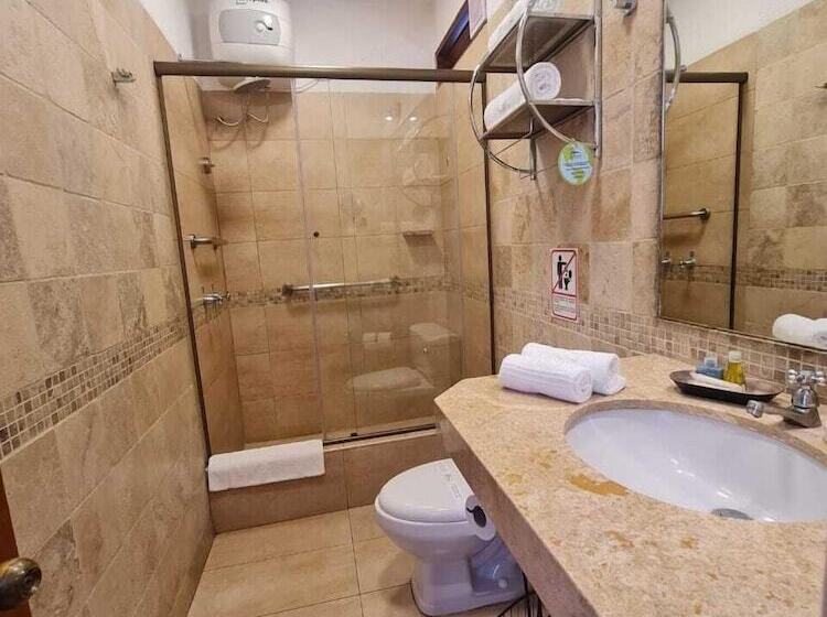 اتاق استاندارد با چشم‌انداز استخر, El Molino Hotel Y Restaurant