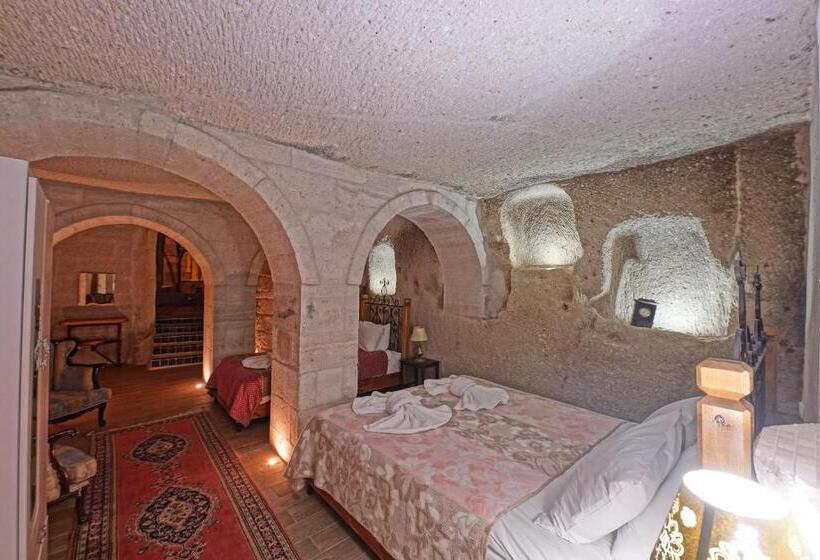 اتاق استاندارد سه تخته با چشم‌انداز باغ, Angel Cave Suite