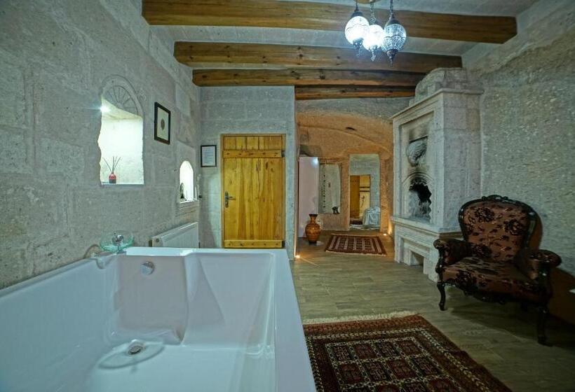 Superior suite with balcony, Angel Cave Suite