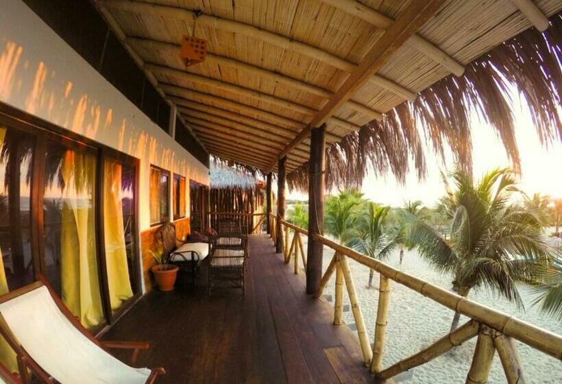 اتاق استاندارد چهار تخته, Bamboo Lodge