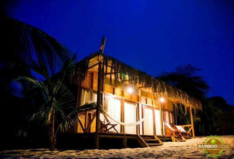اتاق استاندارد چهار تخته, Bamboo Lodge