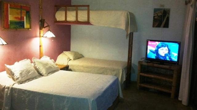 اتاق استاندارد چهار تخته, Bamboo Lodge