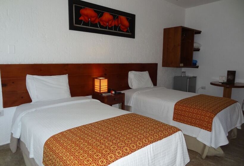 اتاق استاندارد با چشم‌انداز استخر, El Molino Hotel Y Restaurant