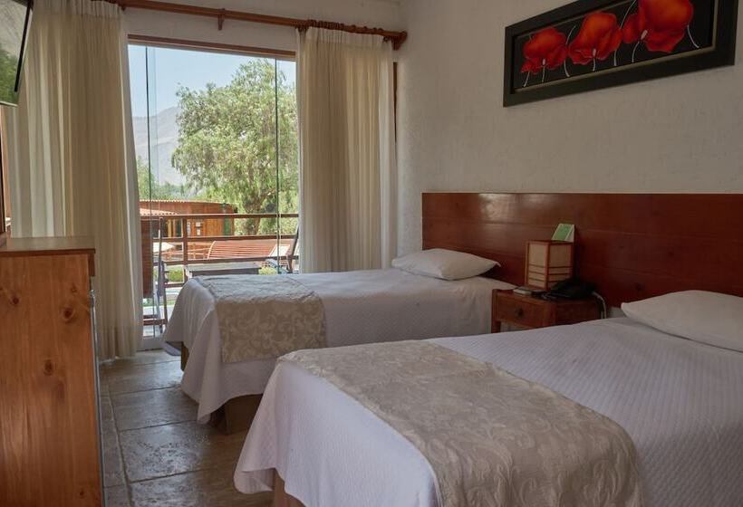 اتاق استاندارد با چشم‌انداز استخر, El Molino Hotel Y Restaurant