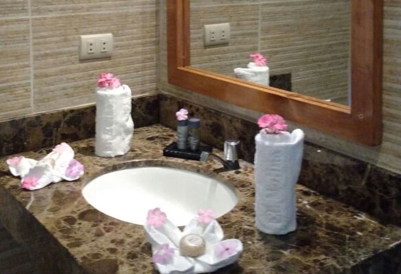 اتاق استاندارد با چشم‌انداز استخر, El Molino Hotel Y Restaurant