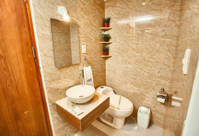 اتاق استاندارد سه نفره, Inti Tampu Inn
