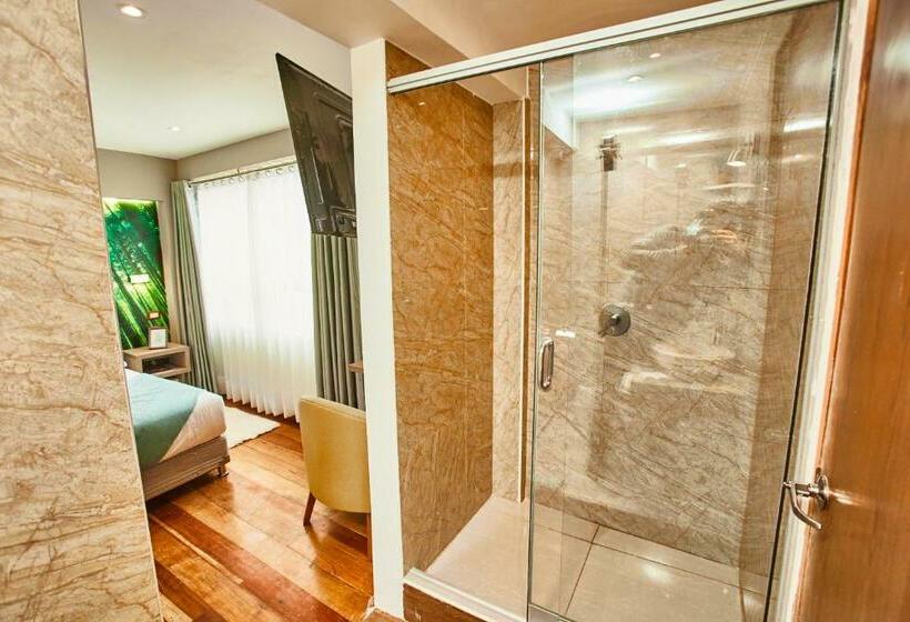اتاق استاندارد سه نفره, Inti Tampu Inn