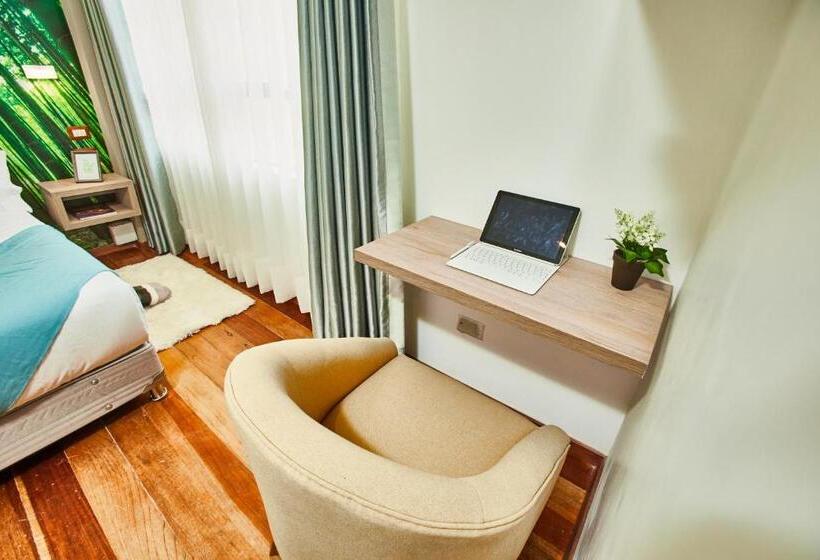 اتاق استاندارد سه نفره, Inti Tampu Inn