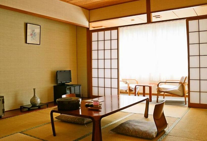 اتاق استاندارد با چشم‌انداز رودخانه, Oshuku Onsen Kagasuke