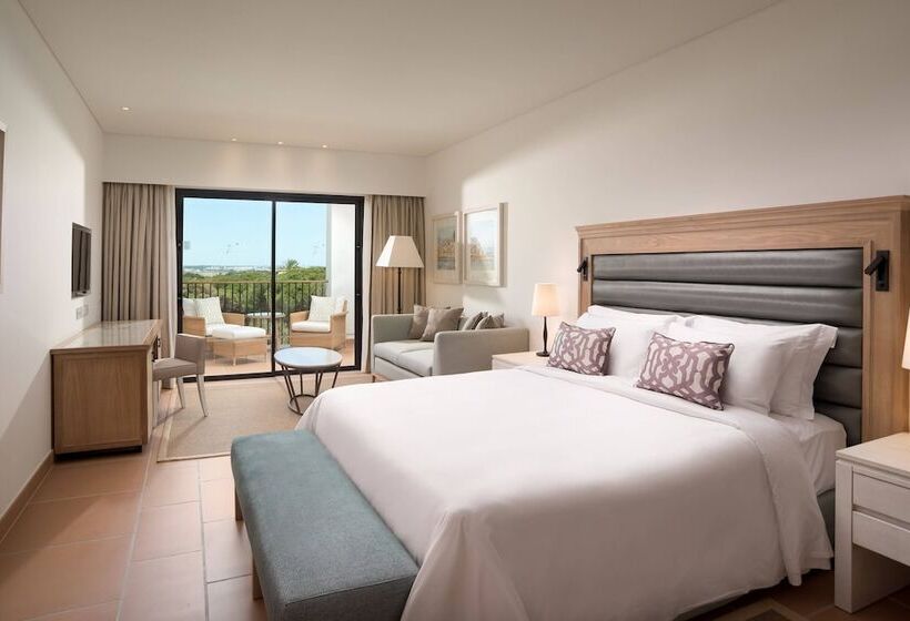 Junior Suite avec Balcon, Pine Cliffs Ocean Suites, A Luxury Collection Resort  Spa, Algarve