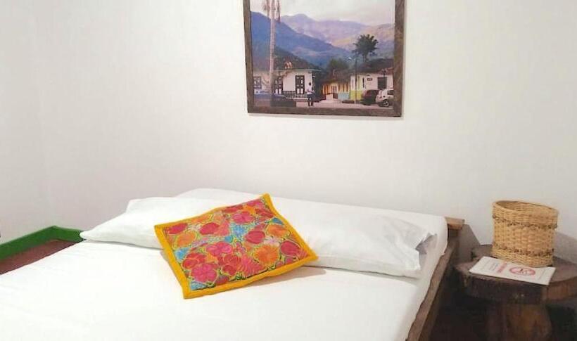 اتاق لوکس, Hostal Estrella De Agua