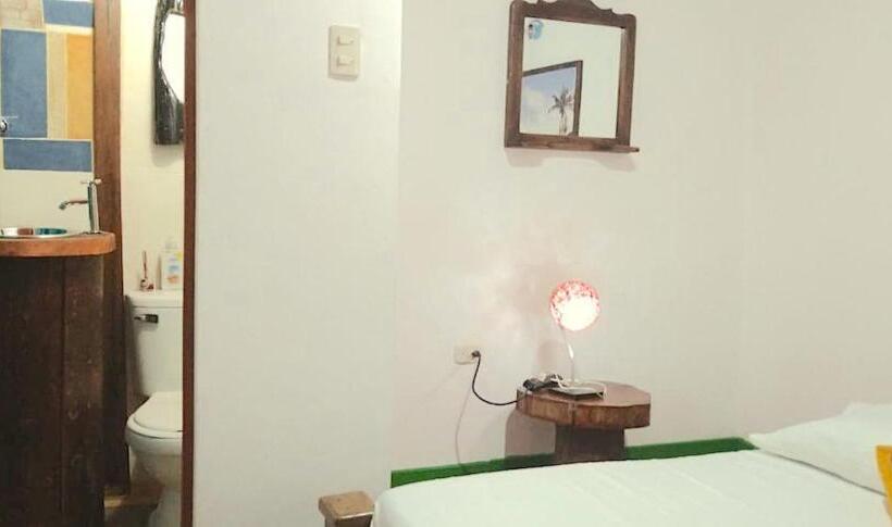 اتاق لوکس, Hostal Estrella De Agua