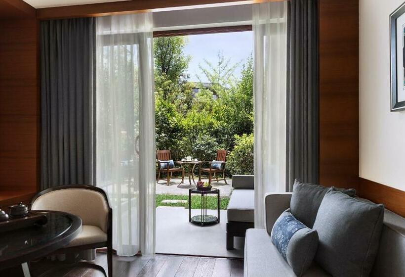 اتاق لوکس با تراس, Anantara Guiyang Resort