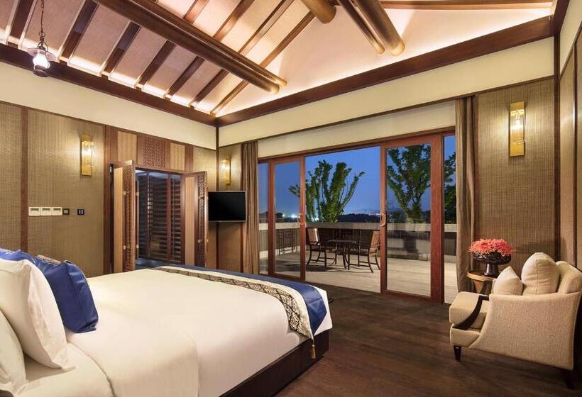 ویلای 3 خوابه با استخر, Anantara Guiyang Resort