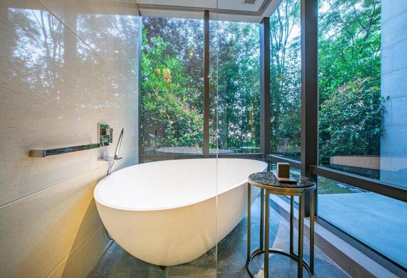 اتاق لوکس با تراس, Anantara Guiyang Resort